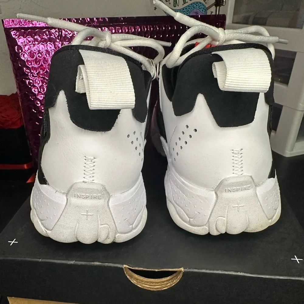 Nike Jordan Jumpman Delta 2 - 9.5